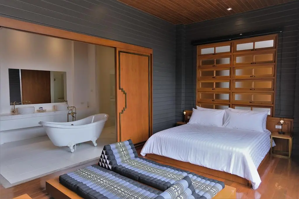 Bangkok-Featured introduction to 65 selected hotels in Bangkok, Thailand, with large high-definition pictures