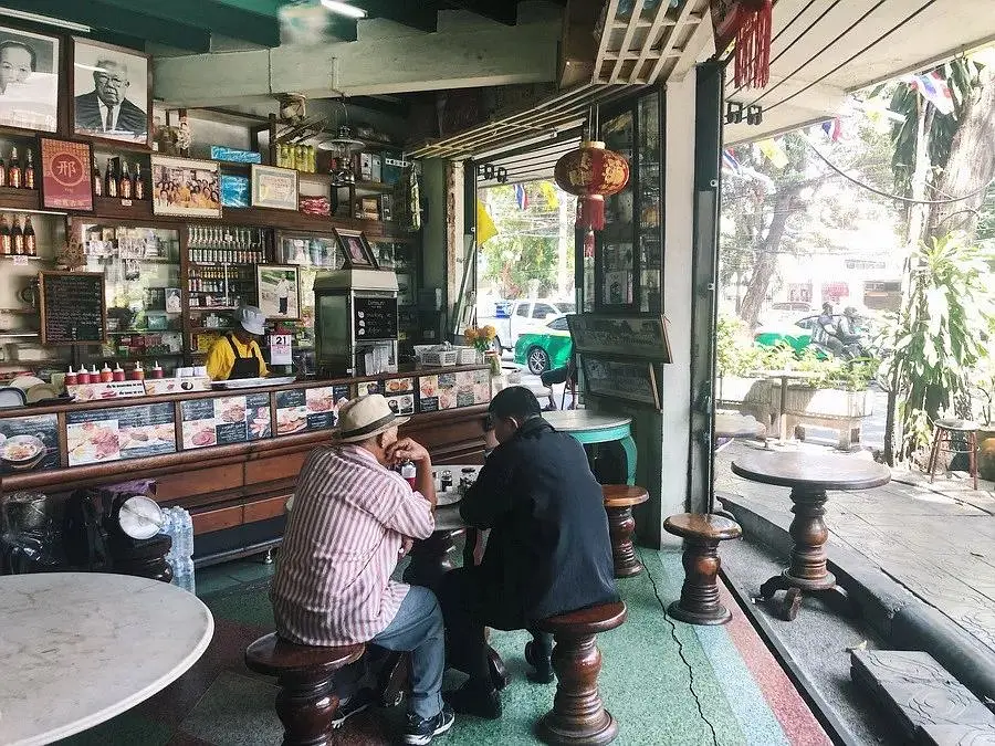 Bangkok-Bangkok's irresistible food stalls, the food here is simple and unpretentious