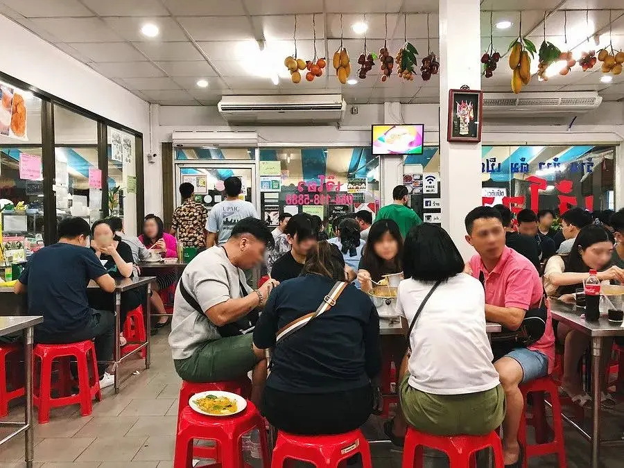 Bangkok-Bangkok's irresistible food stalls, the food here is simple and unpretentious