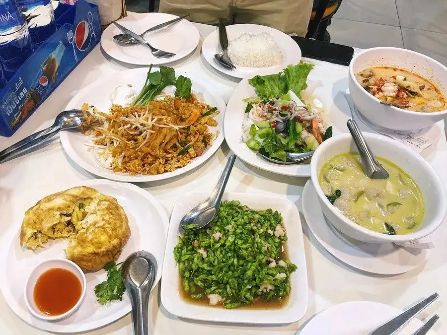 Bangkok-Bangkok's irresistible food stalls, the food here is simple and unpretentious