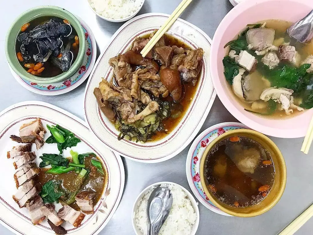 Bangkok-Bangkok's irresistible food stalls, the food here is simple and unpretentious