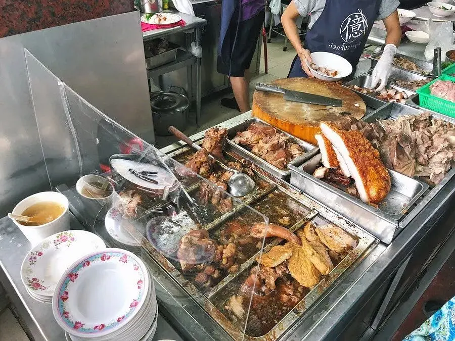 Bangkok-Bangkok's irresistible food stalls, the food here is simple and unpretentious