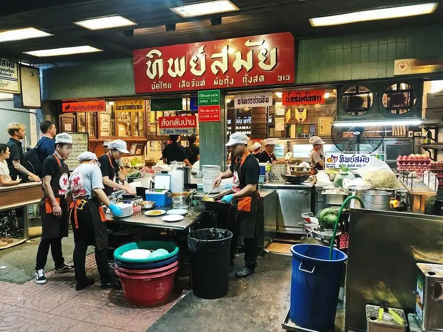 Bangkok-Bangkok's irresistible food stalls, the food here is simple and unpretentious