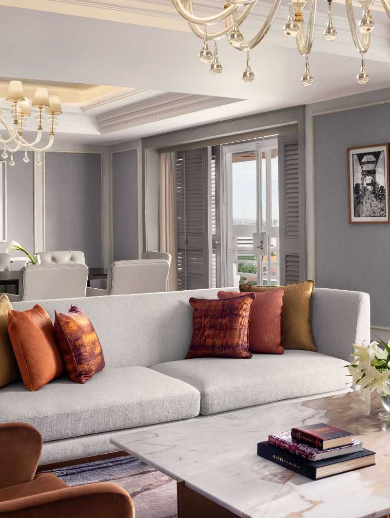 Jakarta-St. Regis Jakarta: Accommodation art to see when traveling in Indonesia