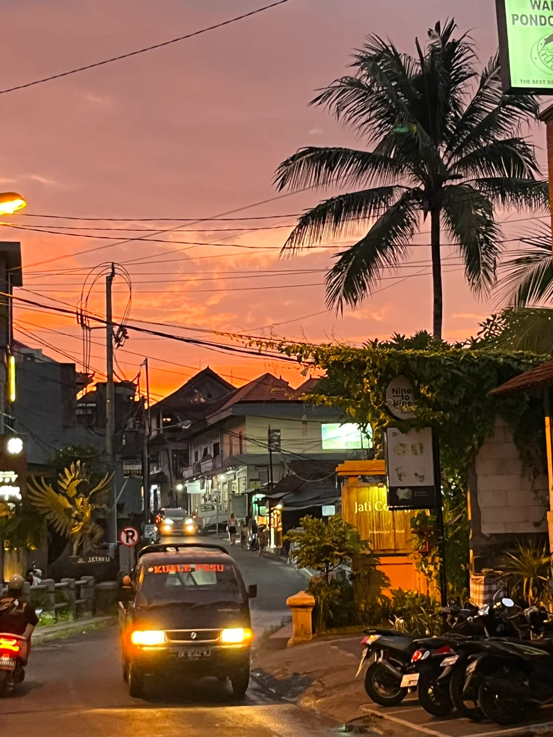 Bali-You must eat this pork chop when you go to Bali, and eat while watching the sunset