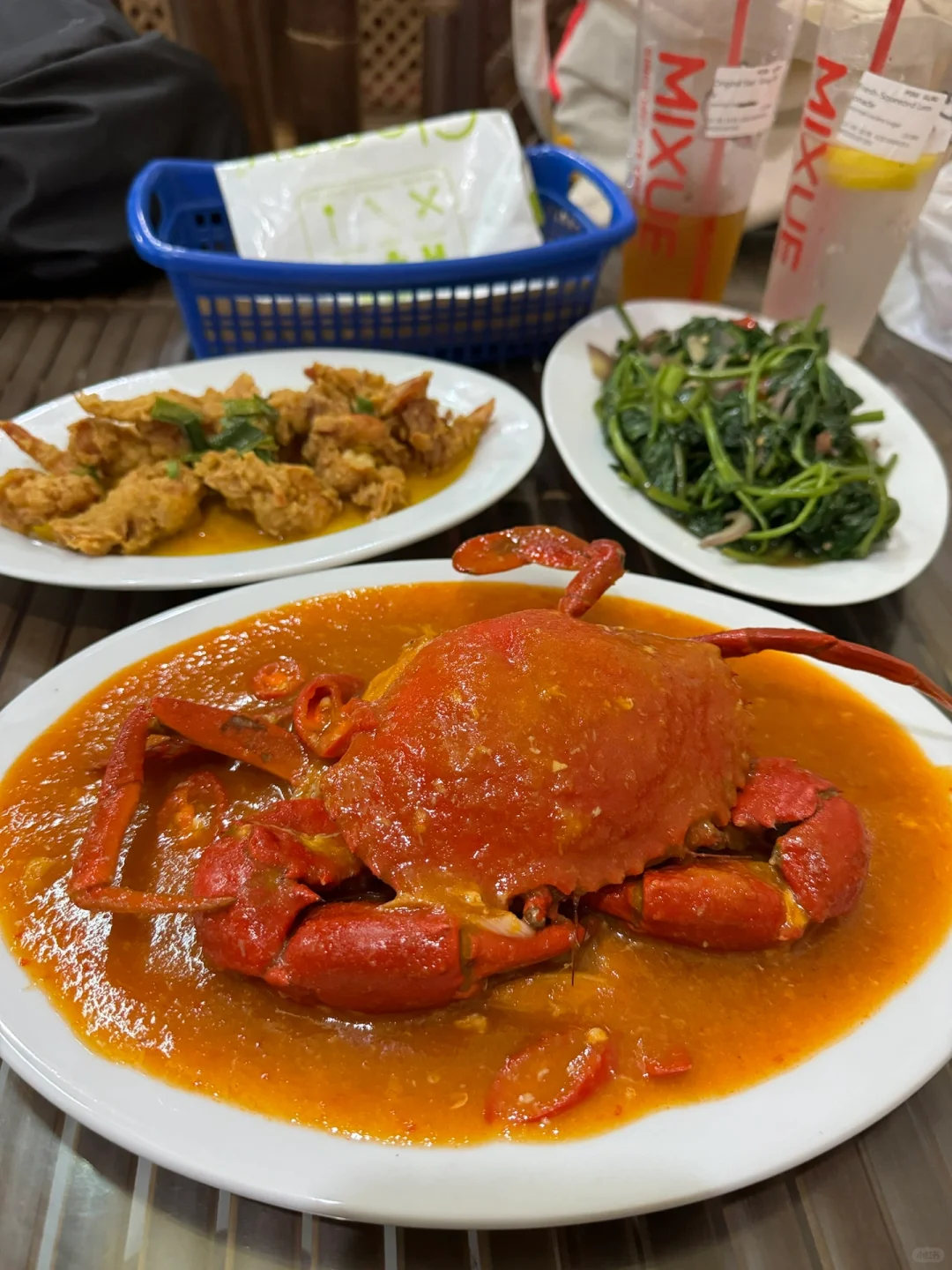 Bali-I ate giant crabs twice in three days in Bali, Indonesia. They were delicious and very delicious.