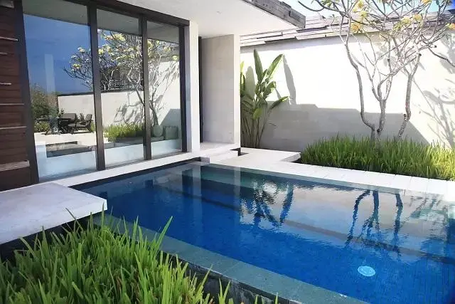 Bali-I flew to Alila Bali and slept there for 3 nights. It’s a hotel where celebrities gather to get married. It really deserves its reputation.