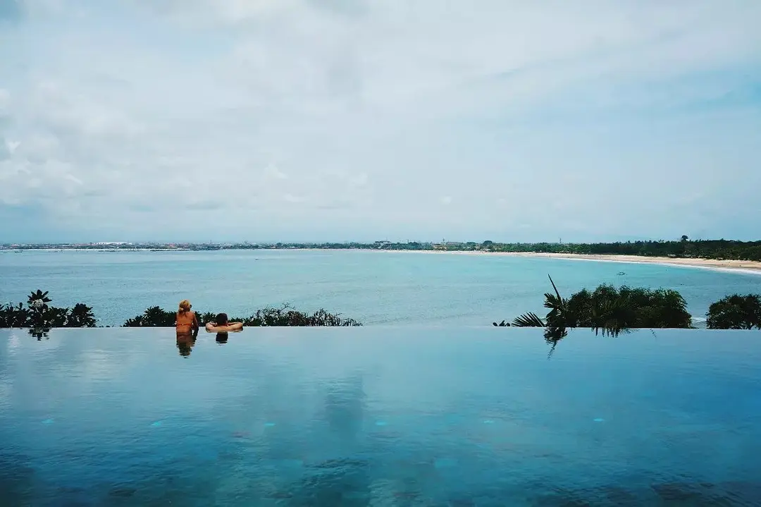 Bali-In Bali, I plant rice, surf, go to the SPA, and sleep until I wake up naturally every day.