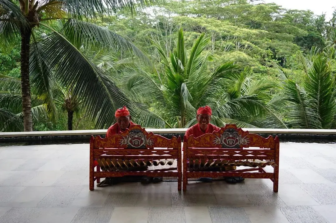Bali-In Bali, I plant rice, surf, go to the SPA, and sleep until I wake up naturally every day.