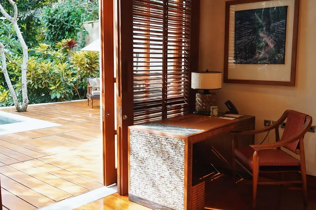 Bali-In Bali, I plant rice, surf, go to the SPA, and sleep until I wake up naturally every day.