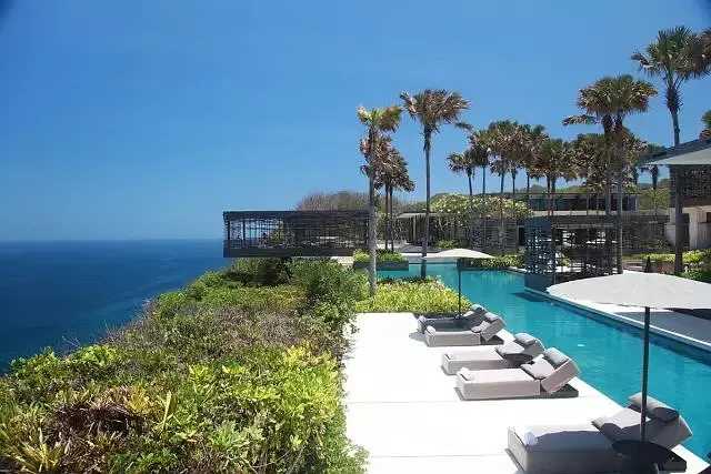 Bali-I flew to Alila Bali and slept there for 3 nights. It’s a hotel where celebrities gather to get married. It really deserves its reputation.
