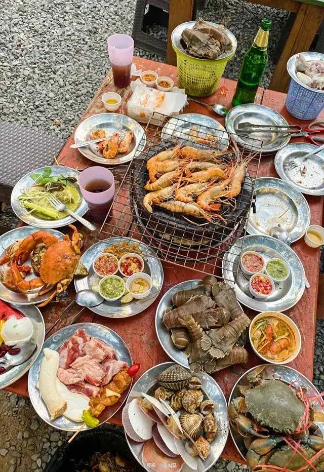 Pattaya-Unlimited seafood buffet barbecue for less than 15 dollars, I really love it in Pattaya, Thailand