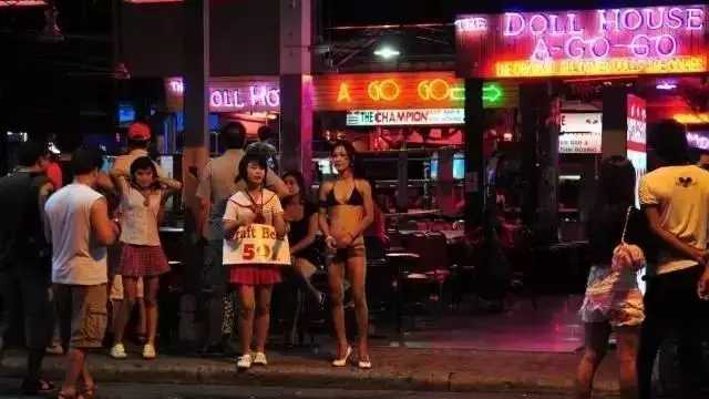 Pattaya-Why is Pattaya called a man’s paradise? How rich is its nightlife? Rent a wife to tell you