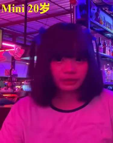 Pattaya-Visited Pattaya Beer Bar Oh Bar, 20 year old girl with huge breasts gave me blowjob