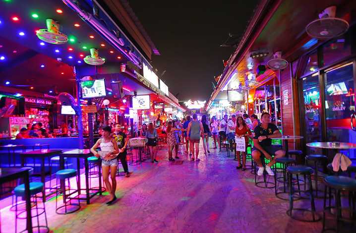 Phuket-Phuket Red Light District nightlife guide, there is always a girl suitable for you