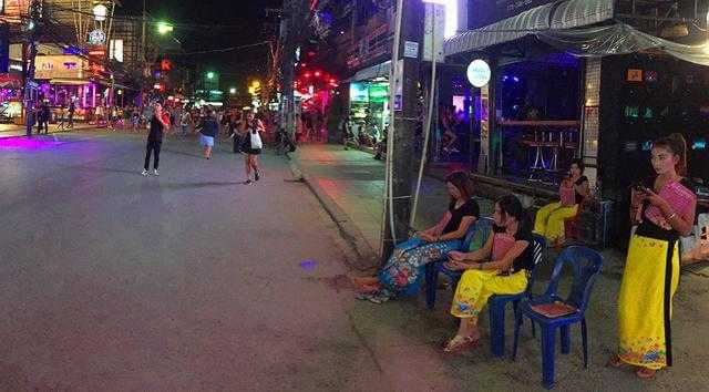 Phuket-There are massage parlors all over the streets in Phuket. Get to know you first before going in. Don’t go into the wrong place stupidly.