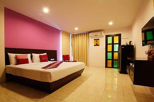 Phuket-Islanda Hotel in Phuket, Chinese staff will take you to eat and play with you