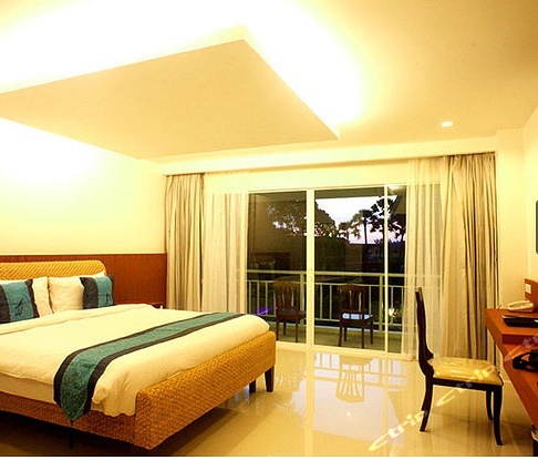 Phuket-Chanalai Flower Resort Phuket is a few minutes walk to Kata Beach