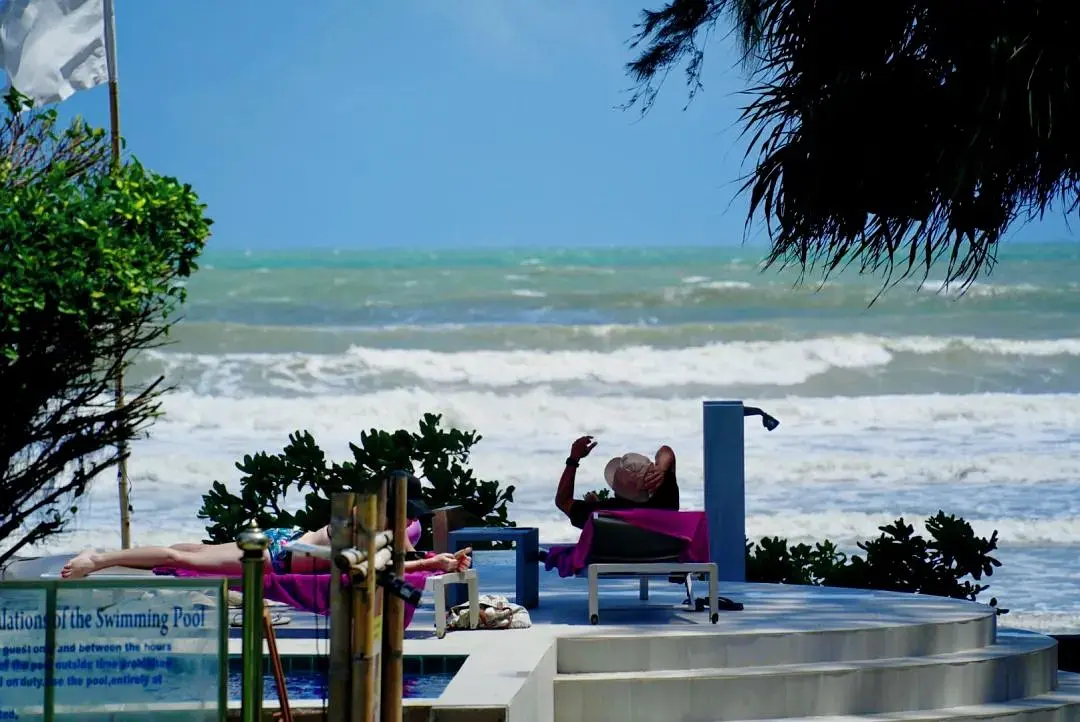 Phuket-Phuket hotel recommendations | Break out of the hustle and bustle of the city and run all the way to the end of the island