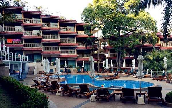 Phuket-Chanalai Flower Resort Phuket is a few minutes walk to Kata Beach