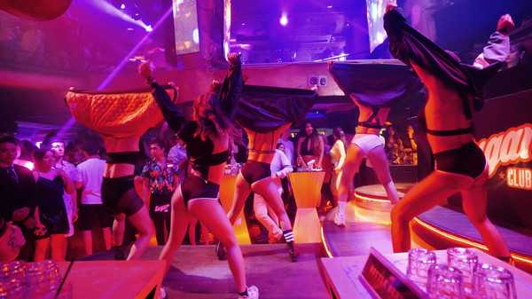 Bangkok-Recommended nightclubs in Phuket to indulge your body and soul together