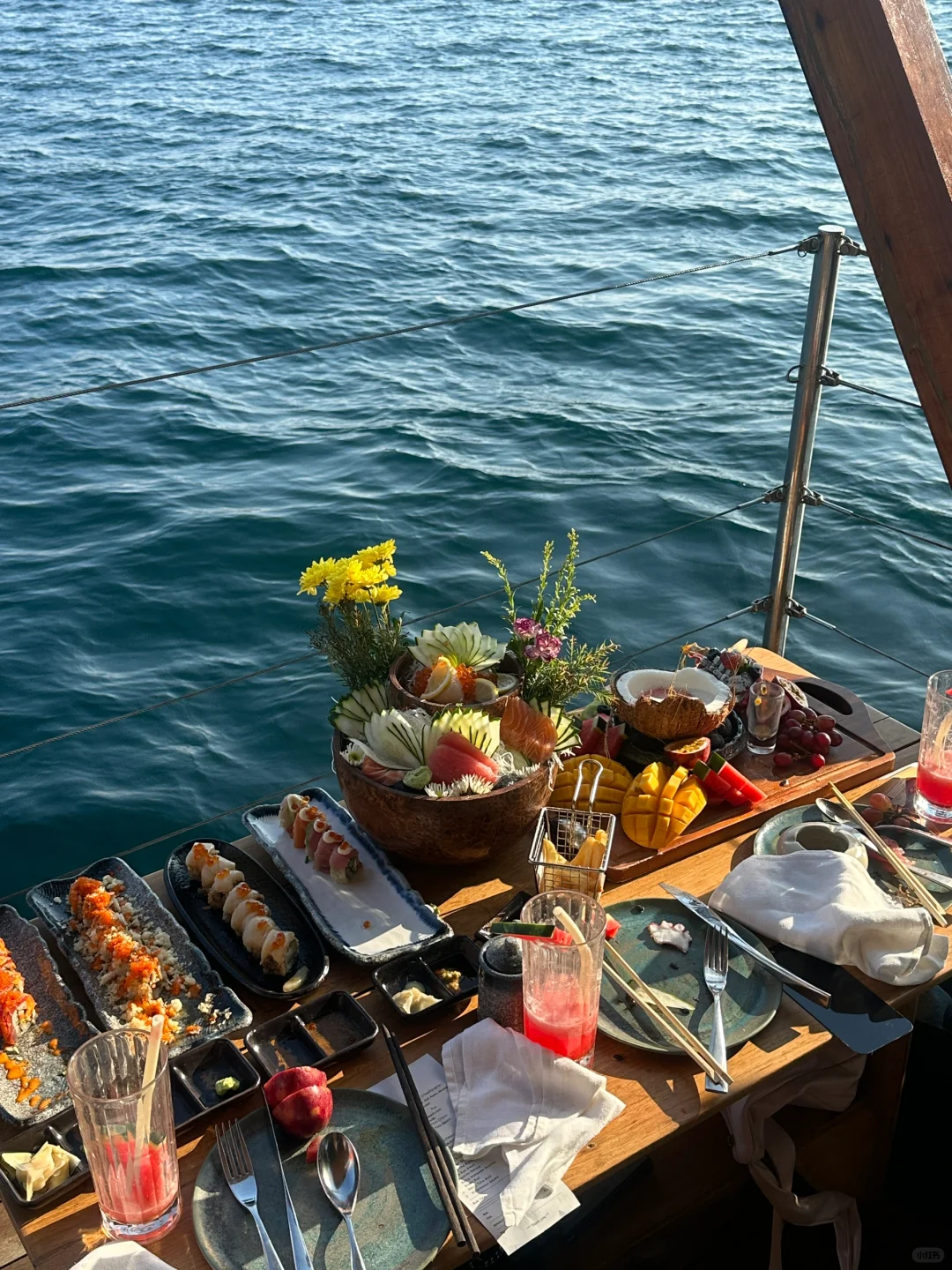 Phuket-Yona, Phuket｜You need a bikini dance on a sea yacht in your life