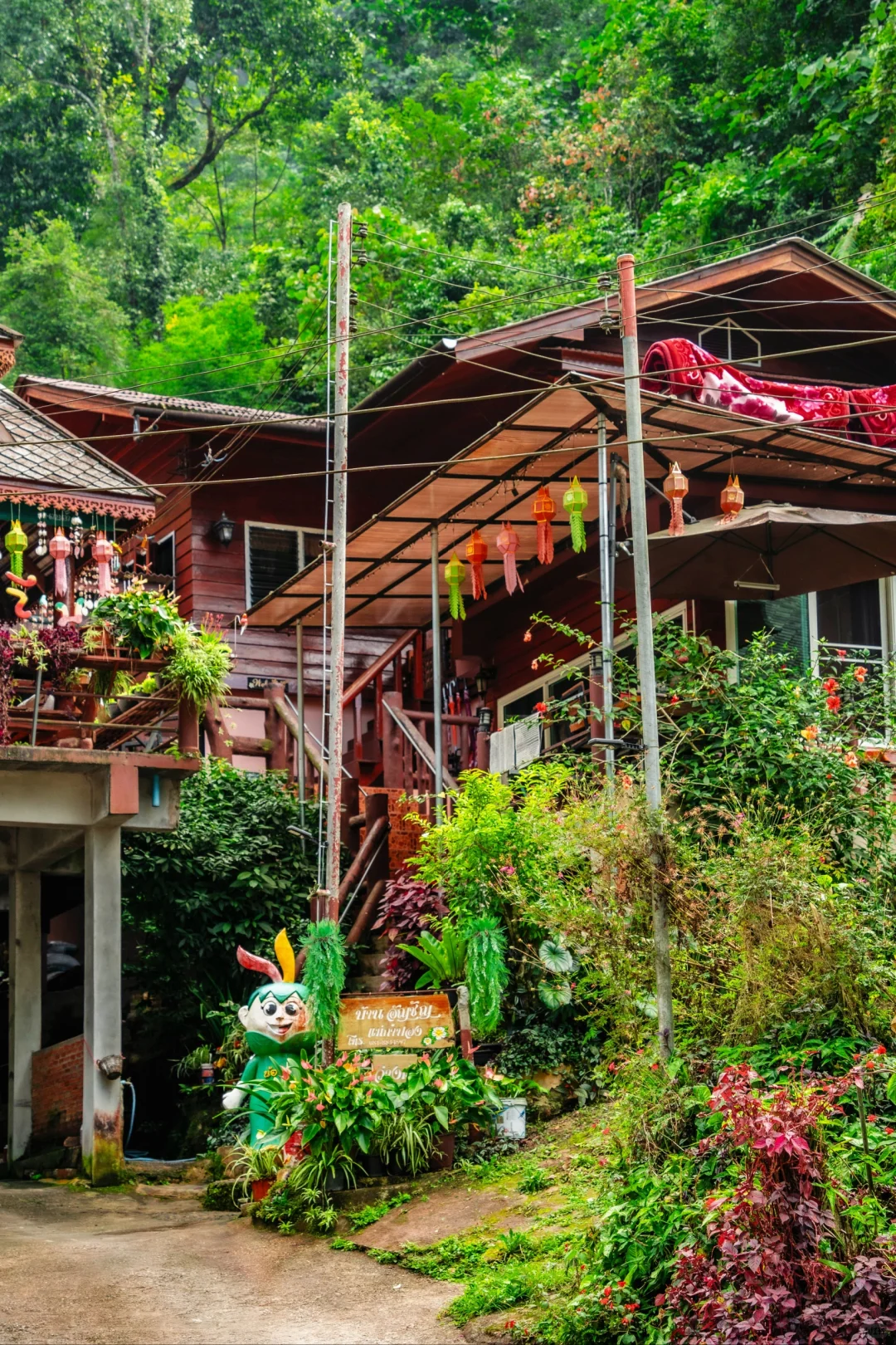 Chiang Mai-Mae Kampong Village, a small Thai village with very tropical characteristics