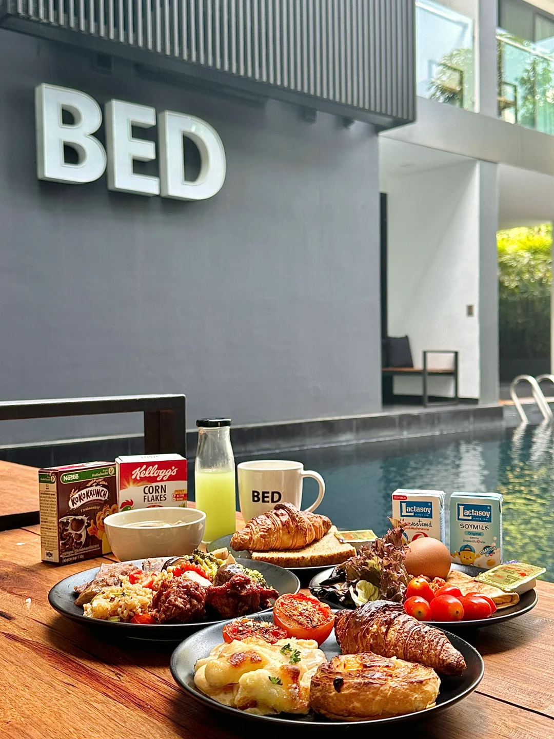Chiang Mai-Must-visits in Chiang Mai: Pool breakfast at BED Hotel, Nimman No. 1, No. 39 Coffee, Northern Thai Hotpot