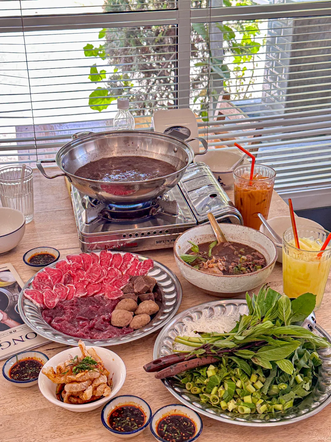 Chiang Mai-Chiang Mai food: nai to congee shop, ongtong, We la dee cafe & restaurant (Michelin), chef den seafood