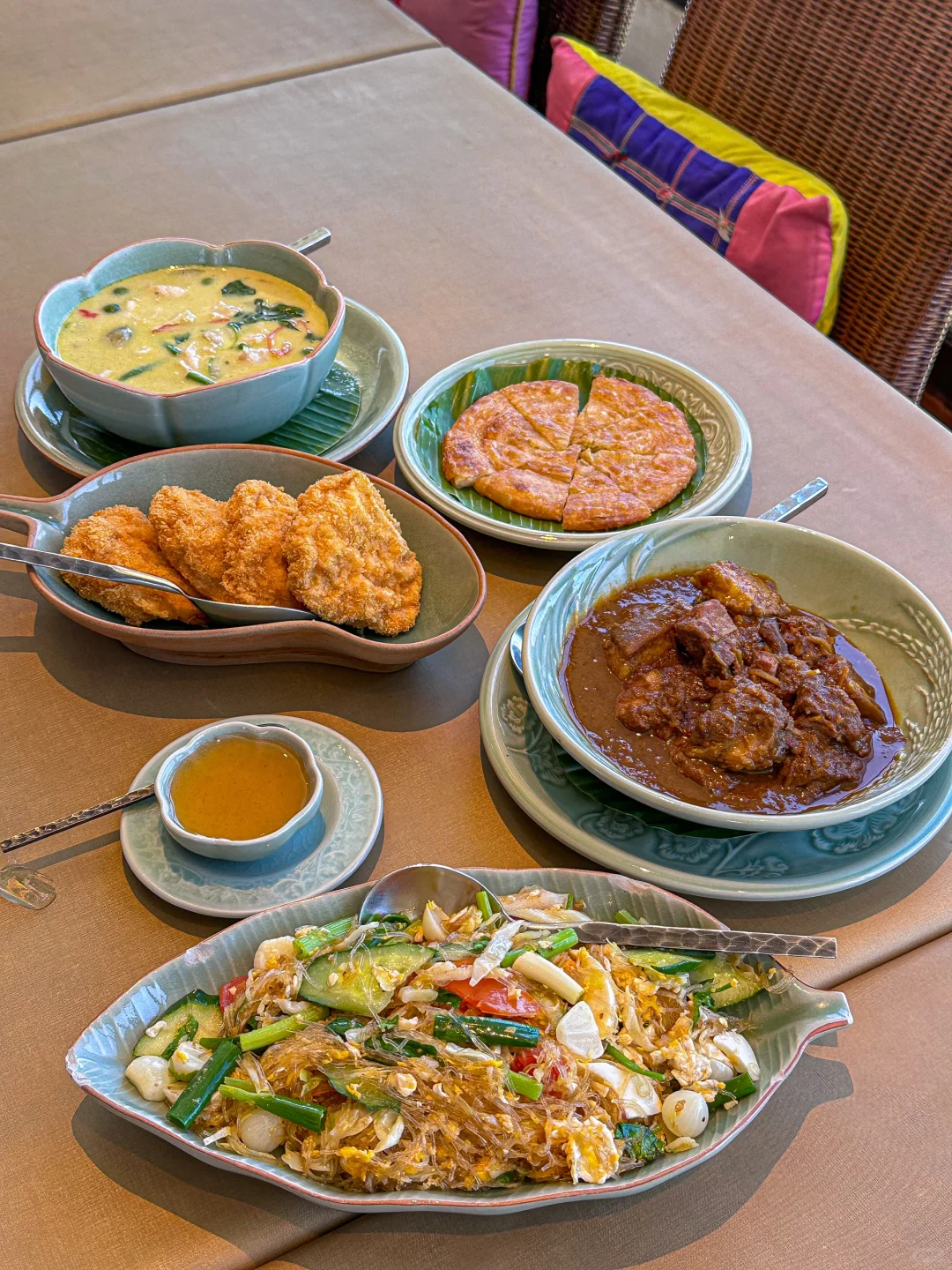 Chiang Mai-Chiang Mai food: nai to congee shop, ongtong, We la dee cafe & restaurant (Michelin), chef den seafood