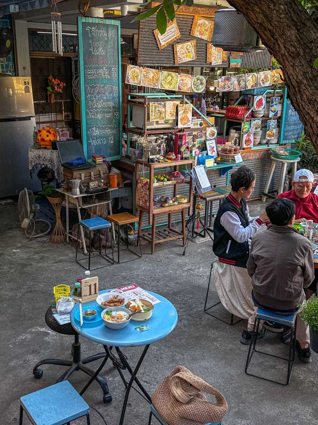 Chiang Mai-Chiang Mai food: nai to congee shop, ongtong, We la dee cafe & restaurant (Michelin), chef den seafood
