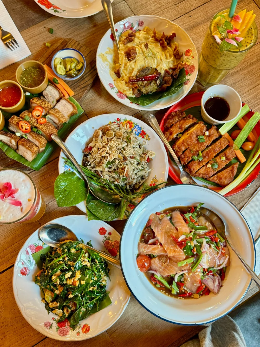 Chiang Mai-Delicious and cheap GingerFarmKitchen, SanaeThaiCuisine·OldTown, Yuu Dai Premium Buffet, TaiToonBaan