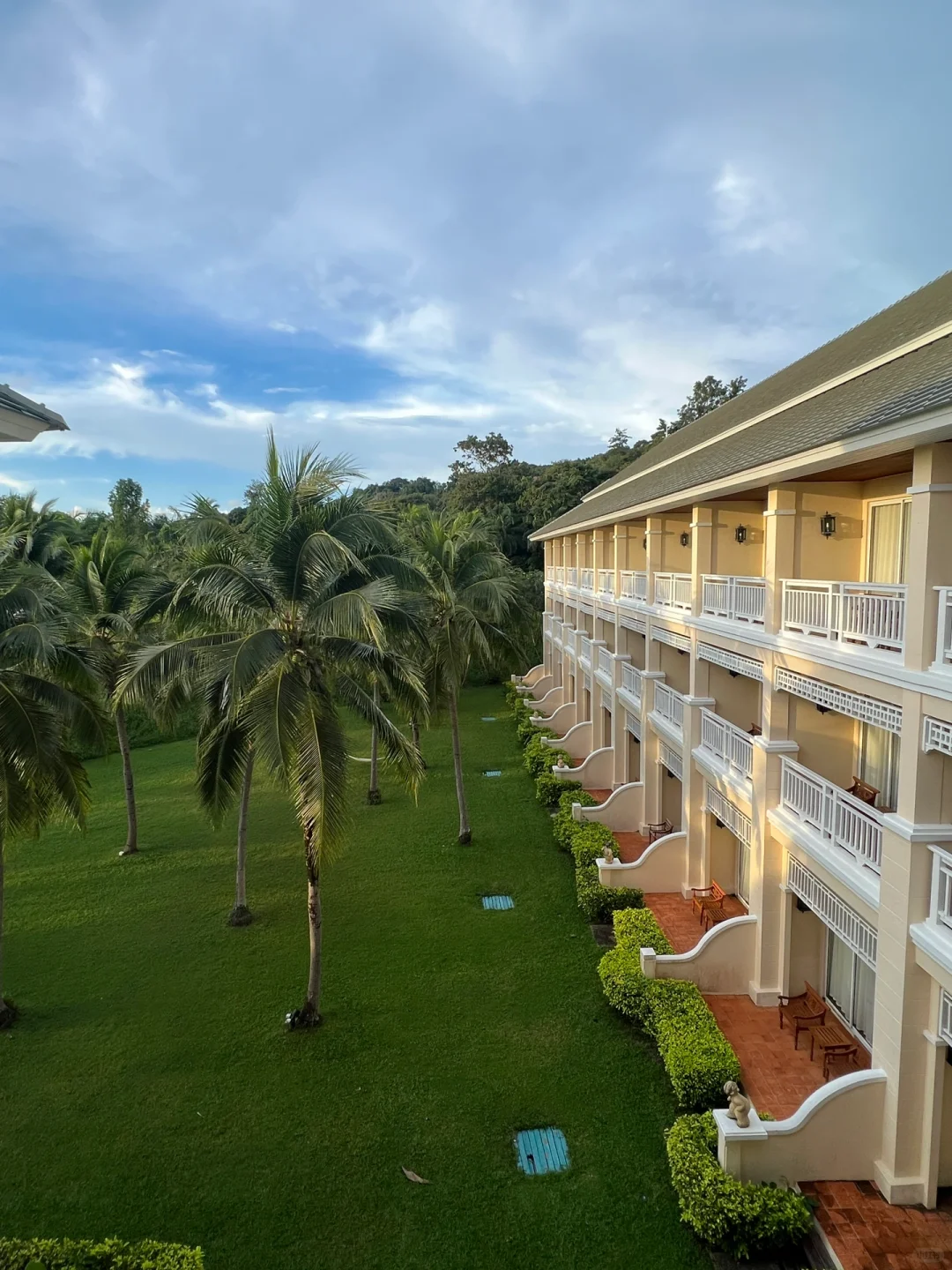 Krabi-Centara Ao Nang Beach Resort and Sofitel Krabi Hotel Staying Experience