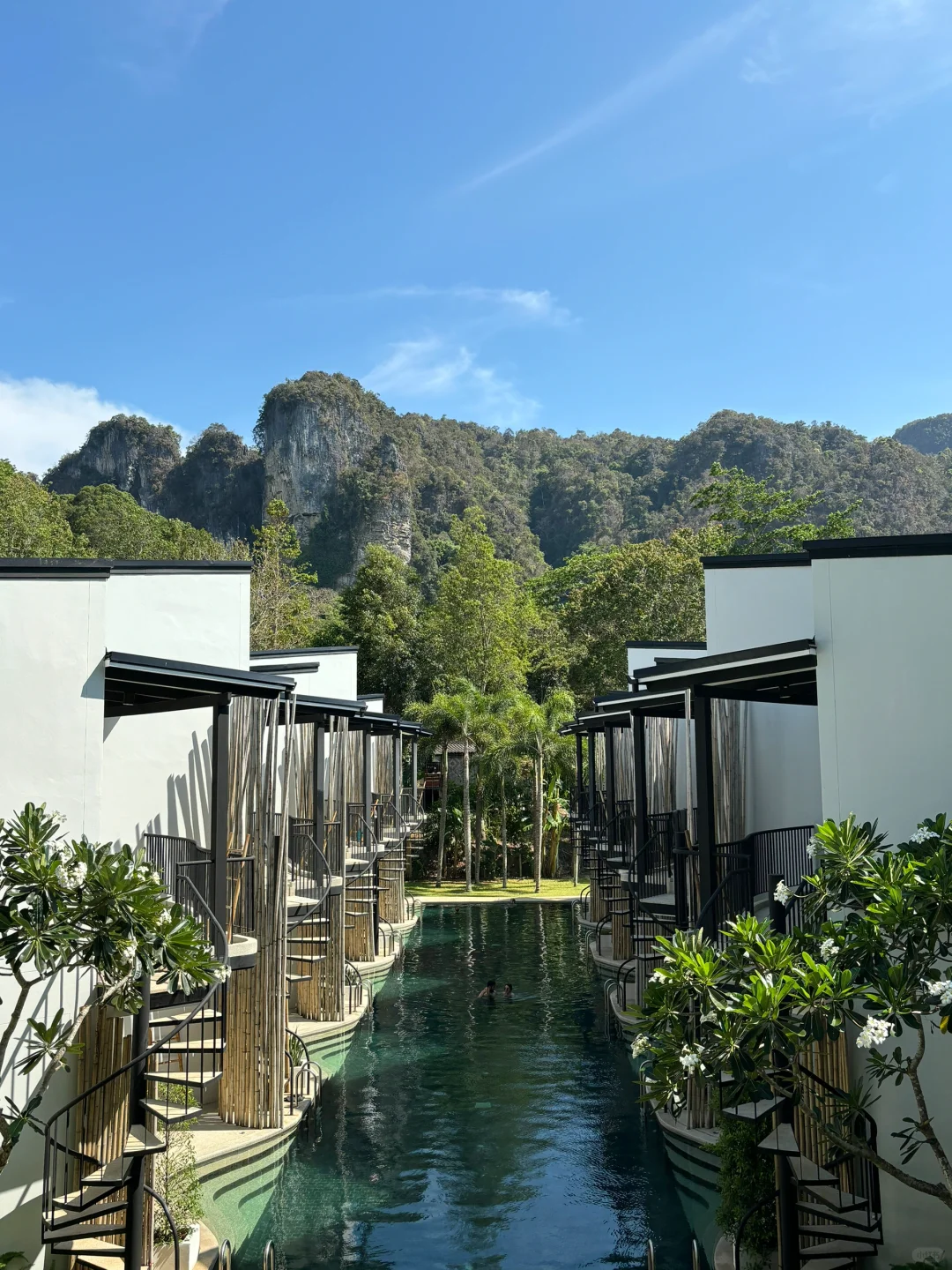 Krabi-Watch the sunrise over the mountains at Anana Ecological Resort in Krabi?