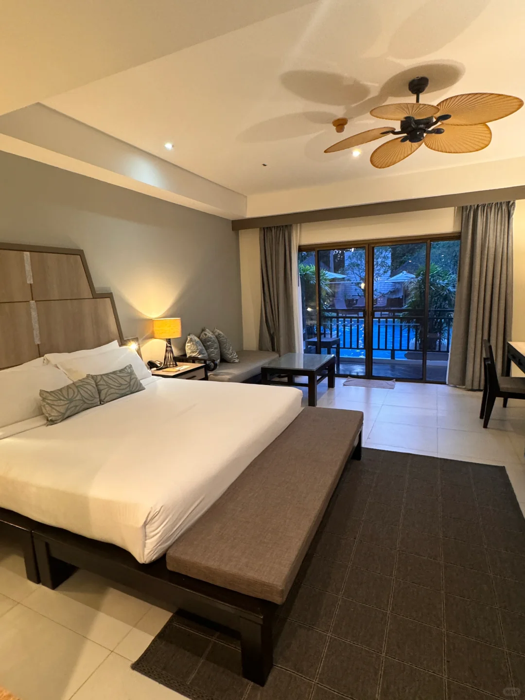 Krabi-La Playa Resort is less than $20 ? delicious Kodam Kitchen is a two-minute walk away