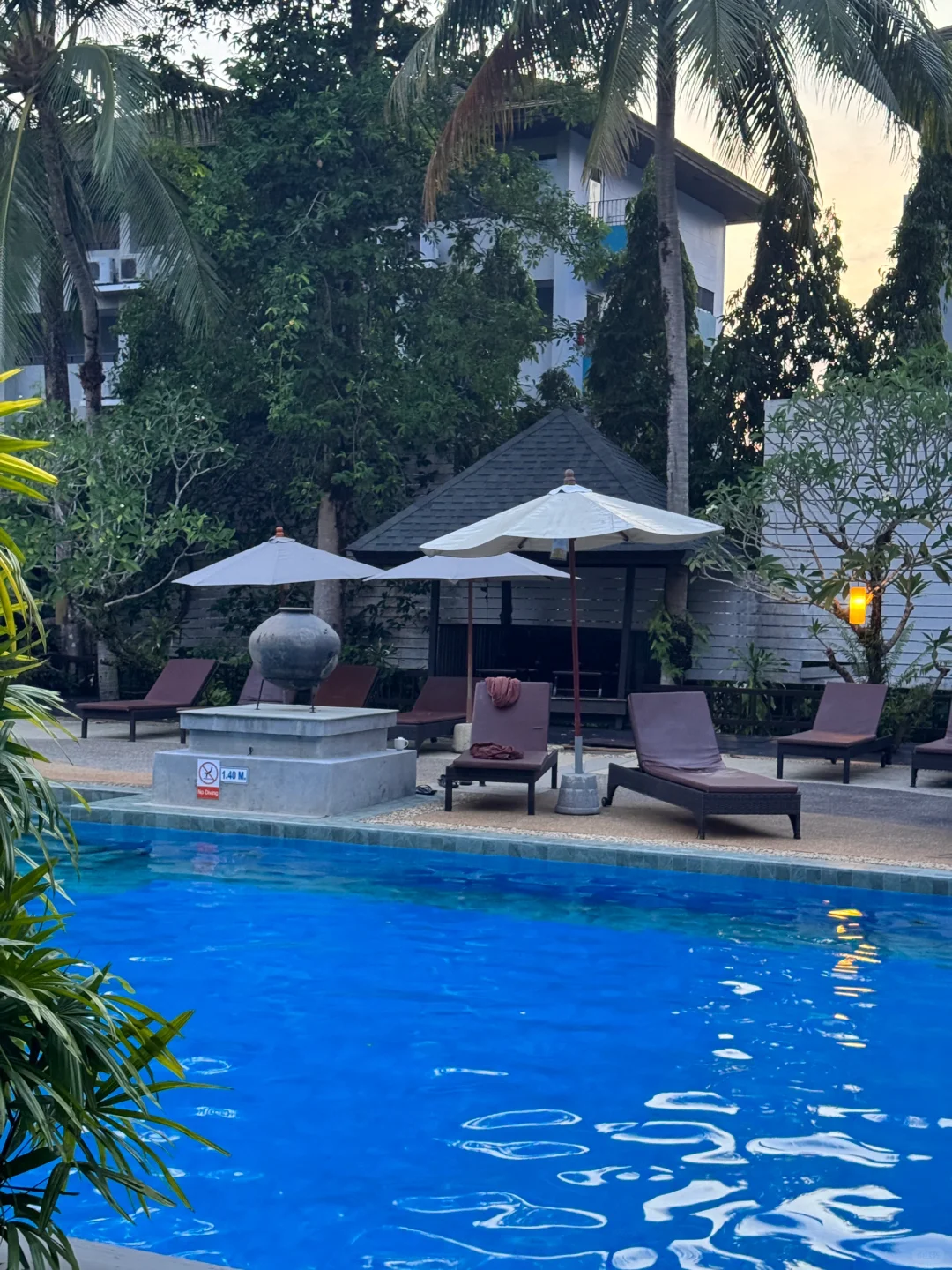 Krabi-La Playa Resort is less than $20 ? delicious Kodam Kitchen is a two-minute walk away