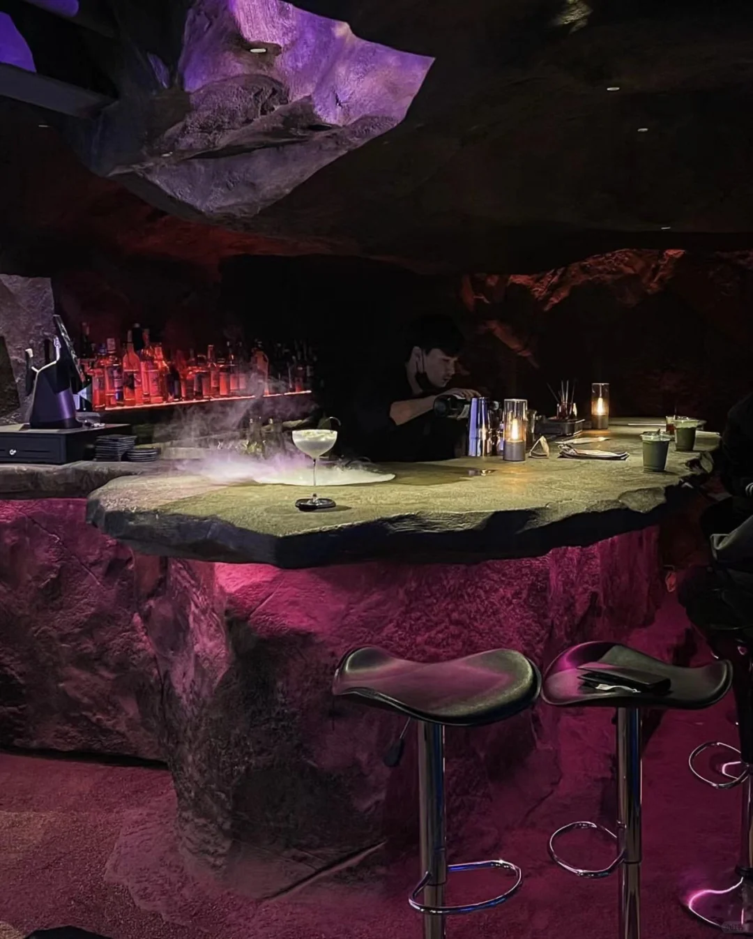 Chiang Mai-The hottest rock bar cocktail bar in Chiang Mai, Thailand?Something On Mars