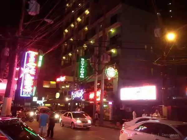 Manila/Luzon-Working life in P. Burgos St red light district in Manila, looking for a girl
