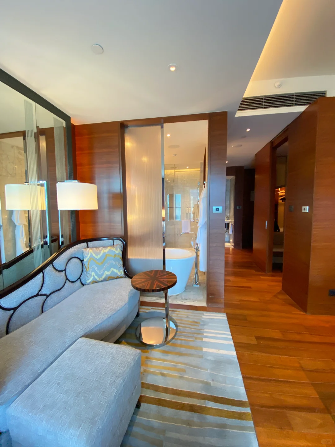 Manila/Luzon-Grand Hyatt Hotel at BGC, The room is relatively large and very comfortable