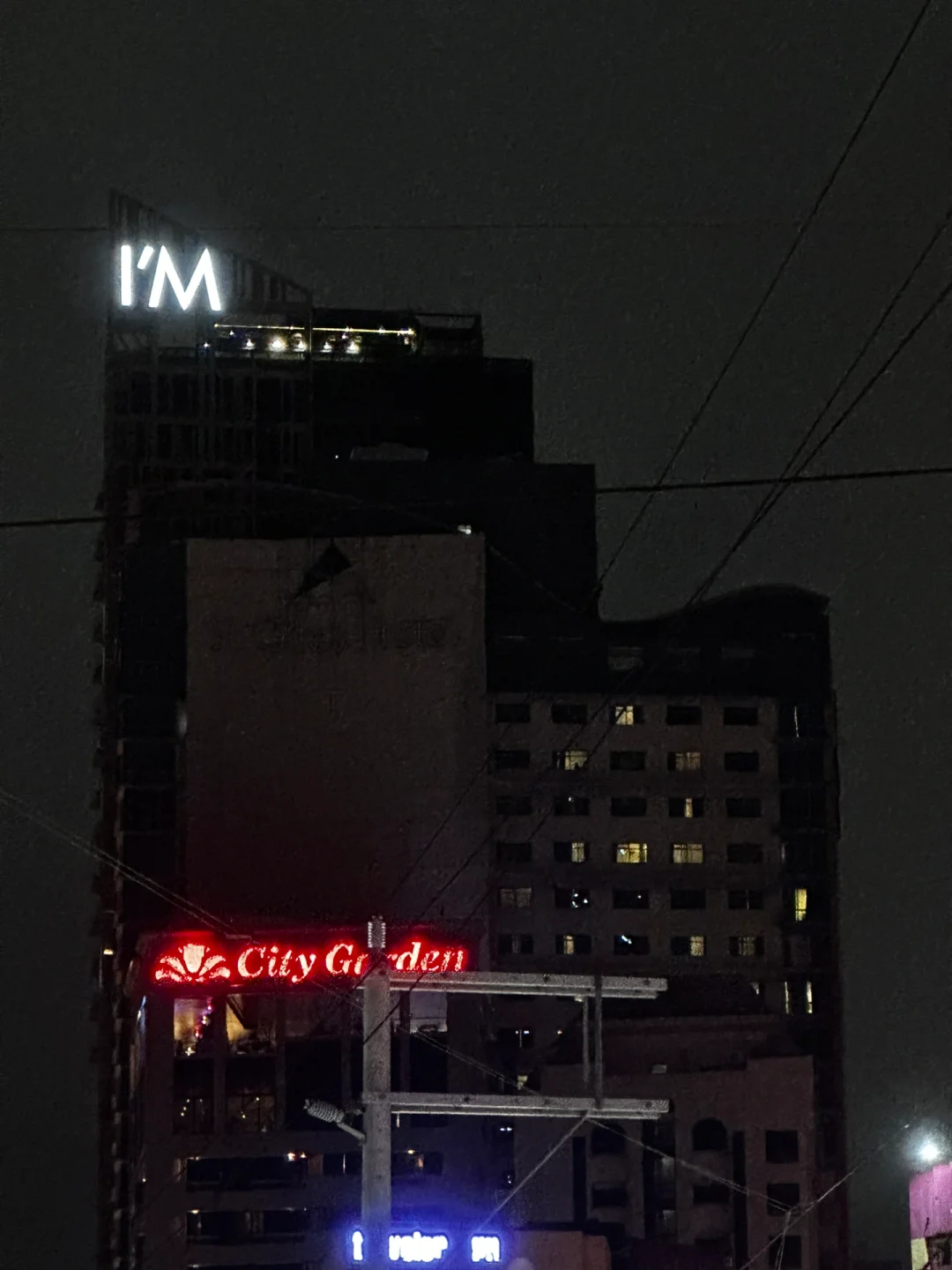 Manila/Luzon-?? makati Jellyfish Bar & I‘m hotel, beautiful night view and bustling area