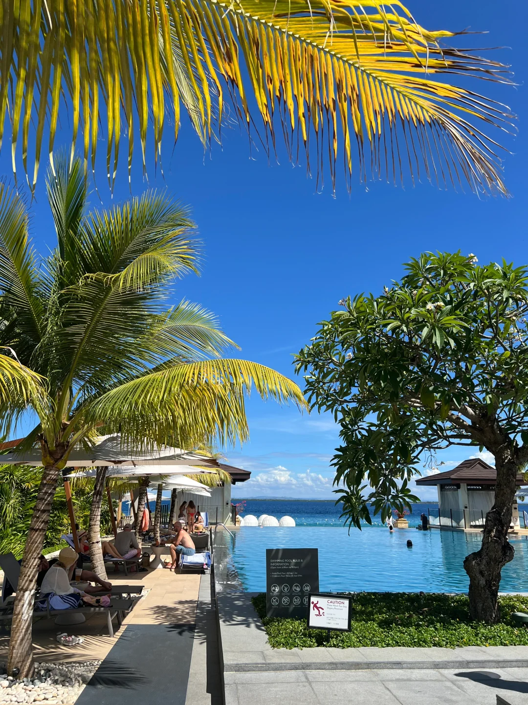 Cebu-Cebu Island Mactan, Crimson Resort and Spa Mactan Hotel, Azure Beach Club