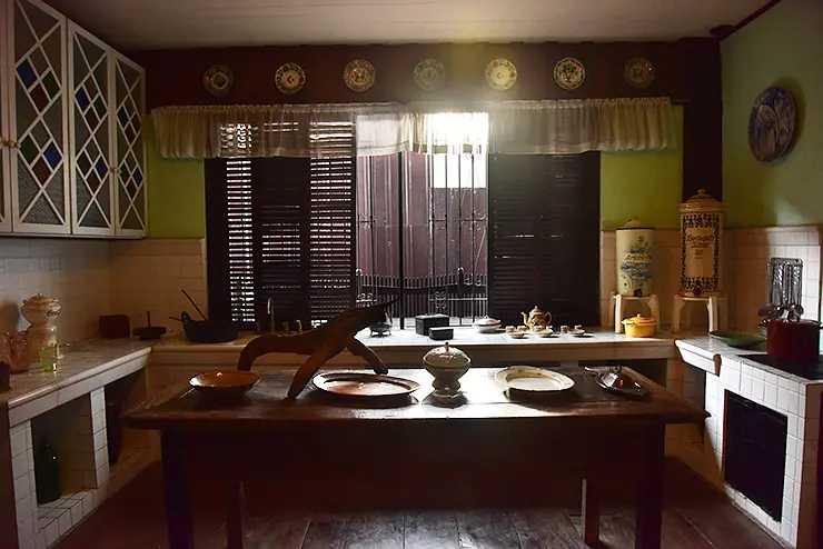 Cebu-"Philippines - A guide to explore the humanities and oceans in Cebu, Philippines. What places will the local guide not take you to?"