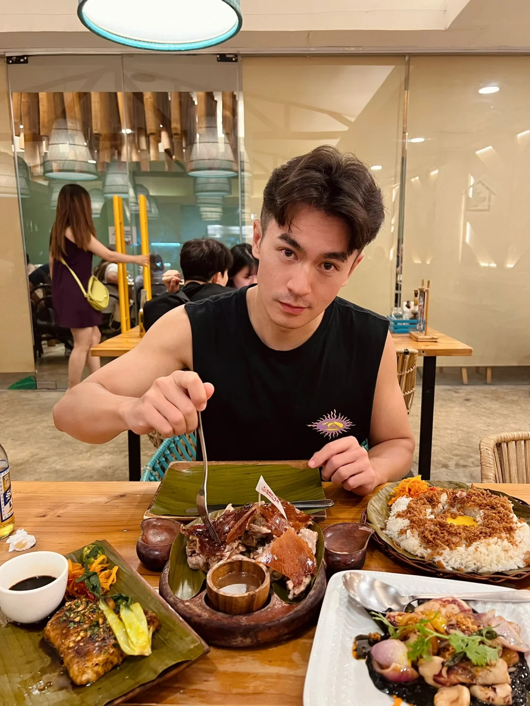 Cebu-The roasted suckling pig at House of Lechon in Cebu is really delicious