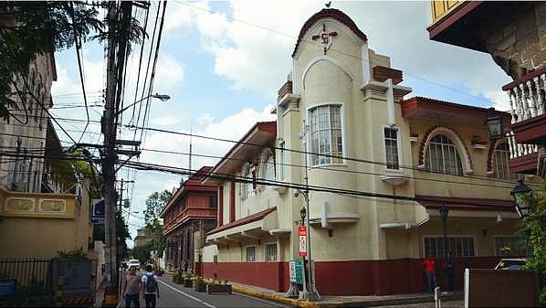 Manila/Luzon-Philippines Luzon Island City Track Travel Guide Follow the footsteps of volcanoes