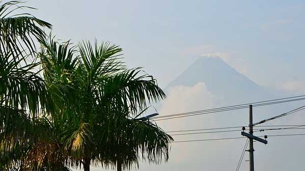 Manila/Luzon-Philippines Luzon Island City Track Travel Guide Follow the footsteps of volcanoes