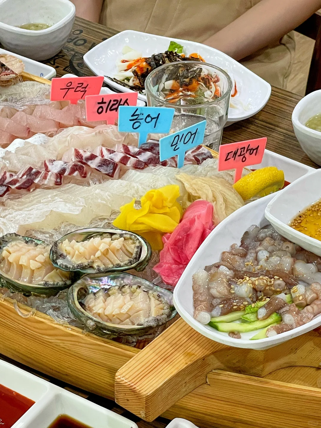 Seoul-『바다횟집』Sea Sashimi Restaurant，The cheapest and largest sashimi shop I’ve ever eaten at