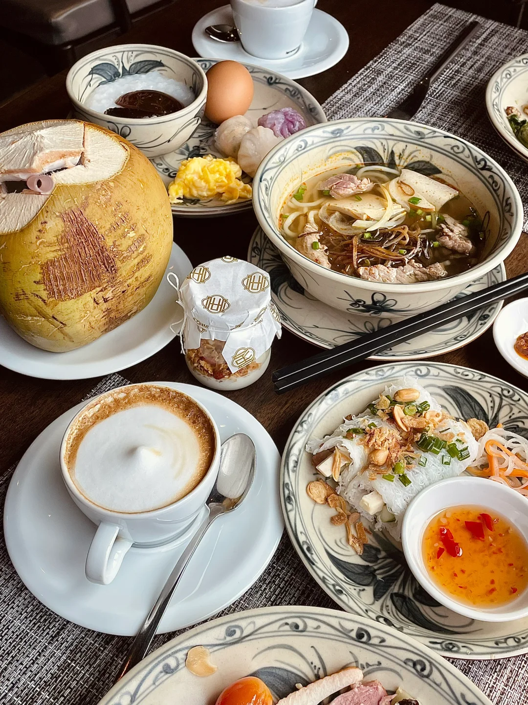 Ho Chi Minh-Hotel Des Arts Saigon MGallery, a delicious Vietnamese snack hotel restaurant
