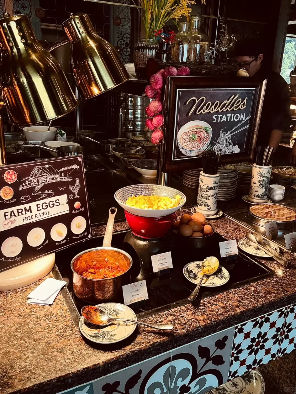 Ho Chi Minh-Hotel Des Arts Saigon MGallery, a delicious Vietnamese snack hotel restaurant
