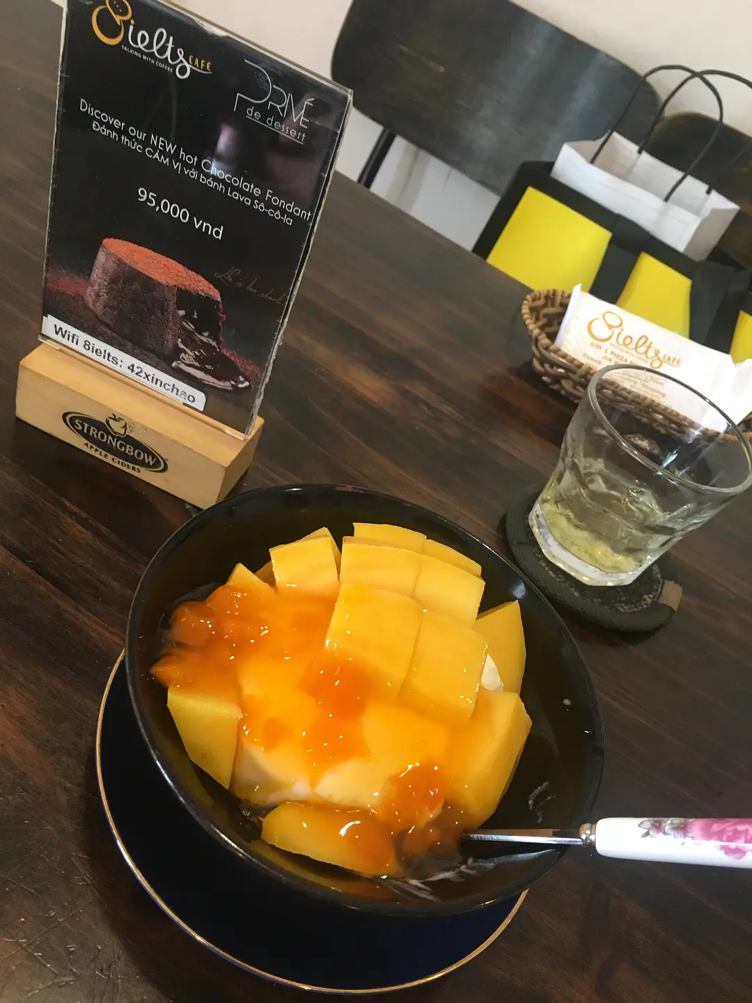 Ho Chi Minh-One day stroll in Ho Chi Minh City, city center street scene, snacks, and coffee routine