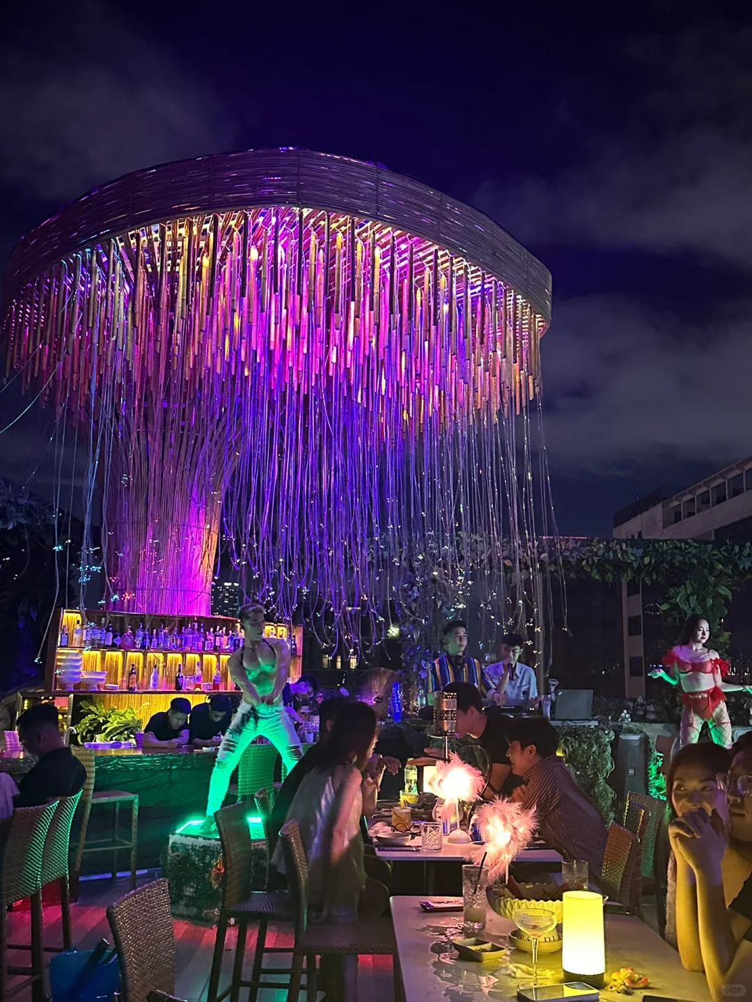 Ho Chi Minh-Rooftop Jellyfish Bar HAN SKY GARDEN - DINING & BAR Share recommendations